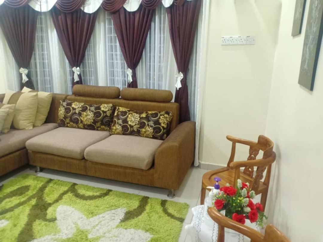 Kh Homestay Comfy N Calm Seri Manjung Buitenkant foto