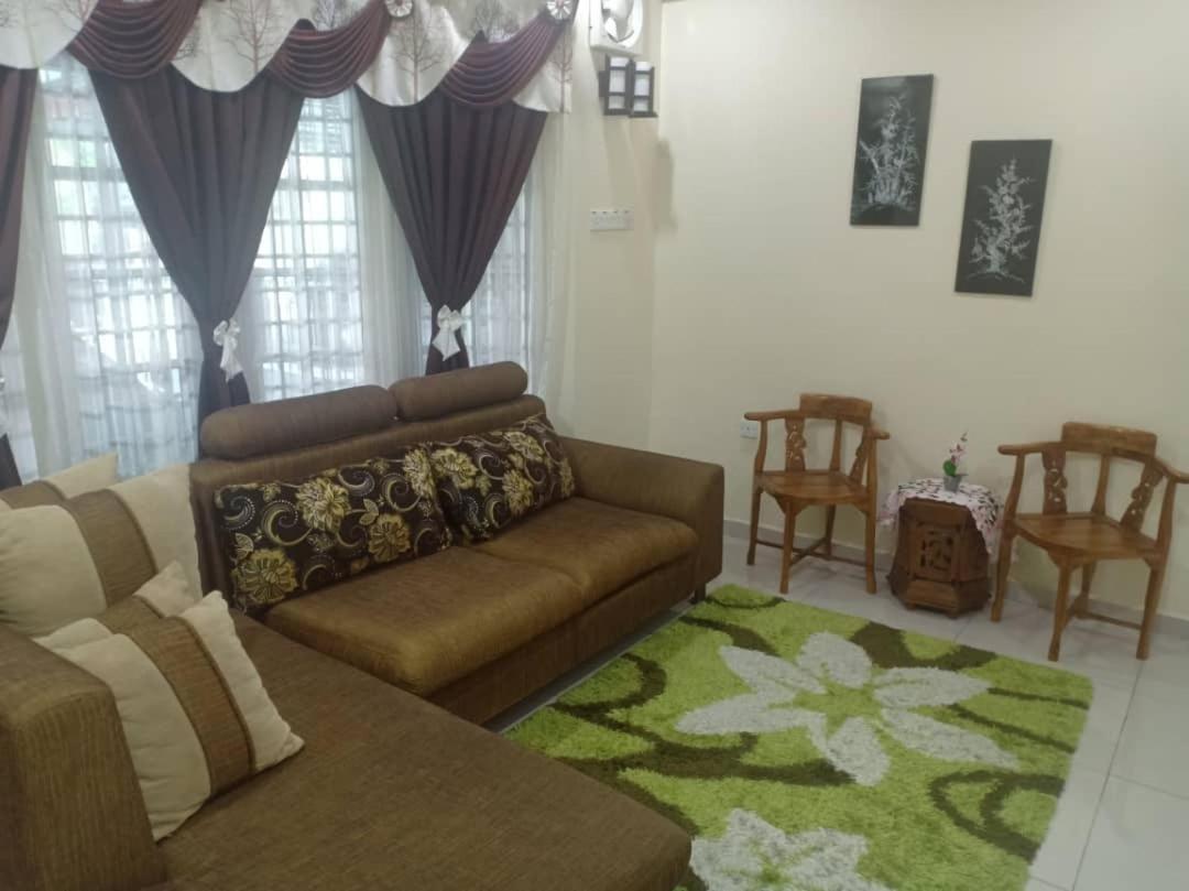 Kh Homestay Comfy N Calm Seri Manjung Buitenkant foto