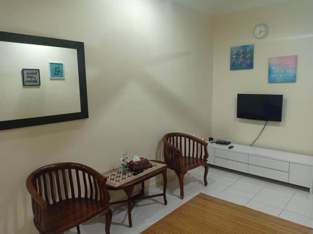 Kh Homestay Comfy N Calm Seri Manjung Buitenkant foto